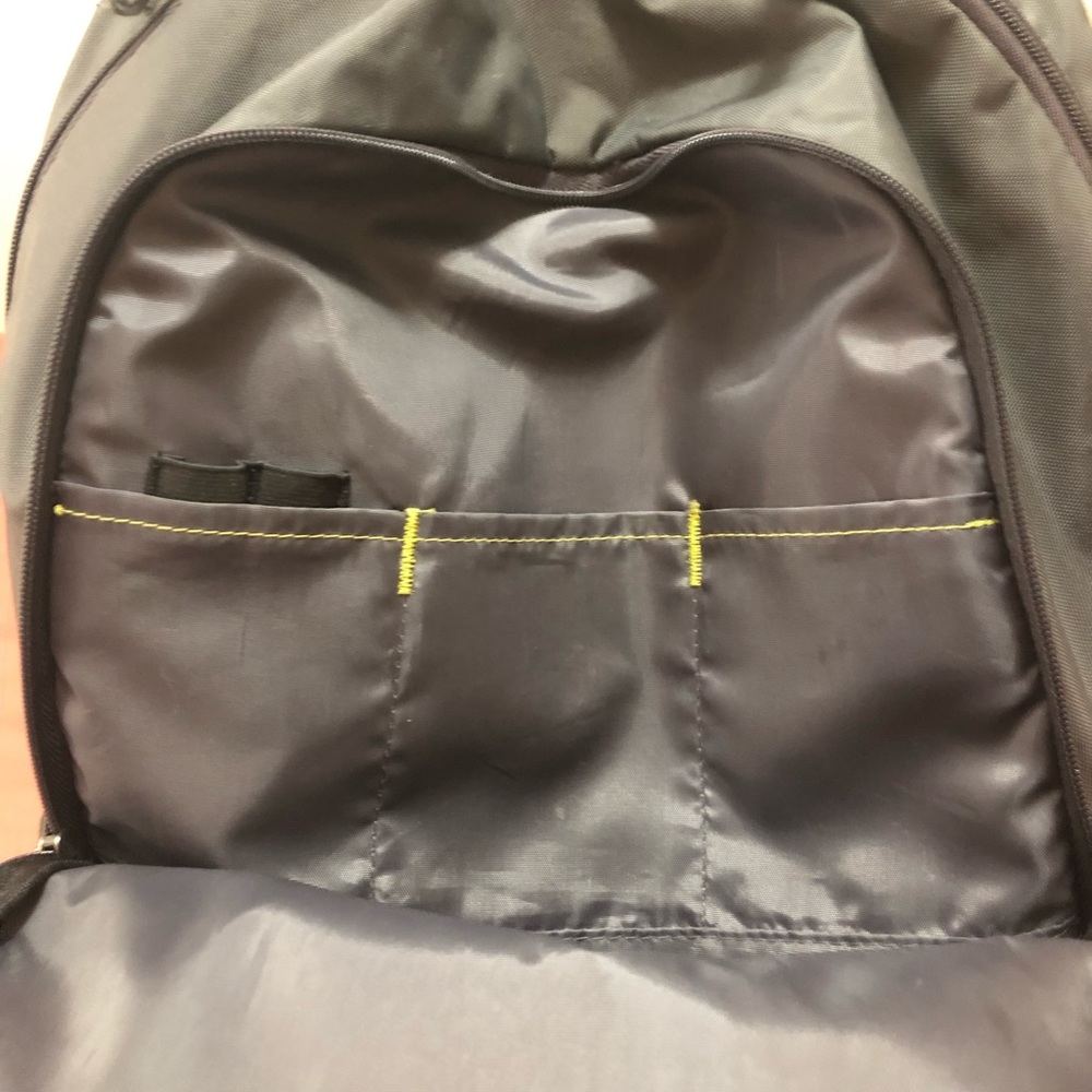Case Logic Backpack - Picture 2 of 7